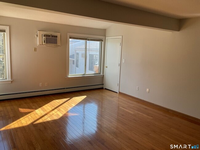 Building Photo - 157 Woodland Dr