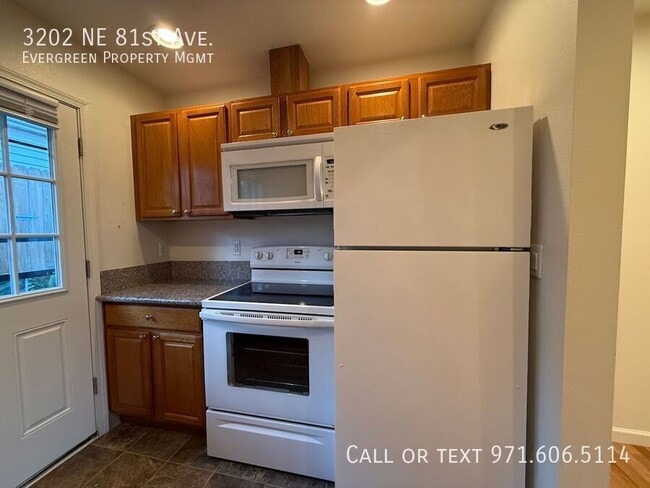 Building Photo - 3202 NE 81st Ave