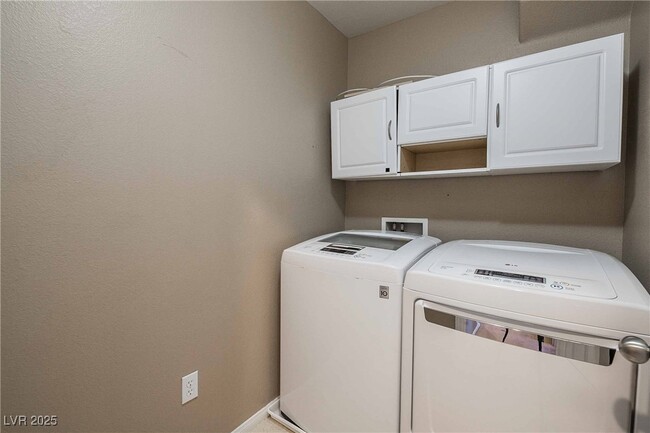 Building Photo - 10633 W Double Spring Ct
