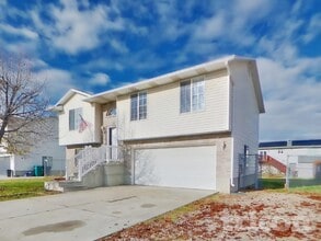 Building Photo - 5447 Midland Dr