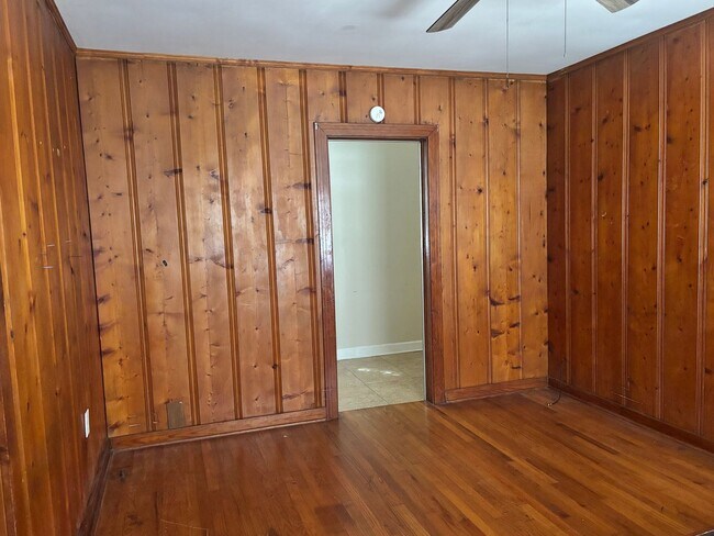 Building Photo - 4661 Londonderry Dr