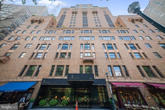 Building Photo - 219-29 S 18th St (Parc Rittenhouse)