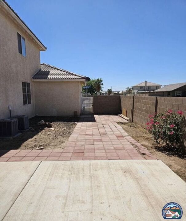 Building Photo - 218 Mazatlan Dr
