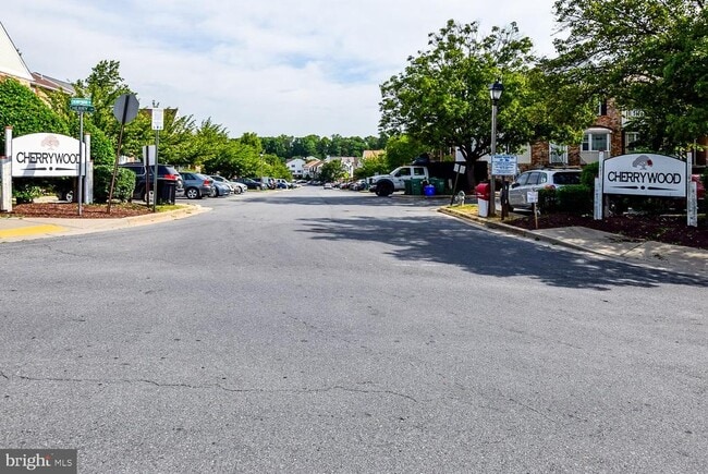 Building Photo - 15043 Cherrywood Dr