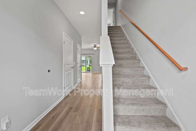 Building Photo - 526 Truman Dr