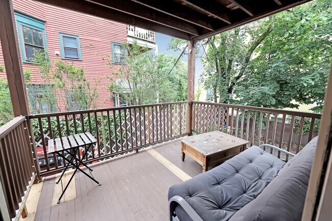 Building Photo - 79 Perkins St