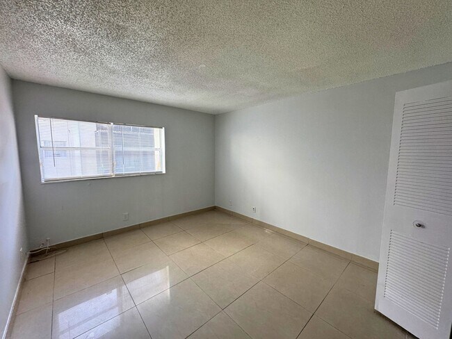 Building Photo - 4423 Treehouse Ln