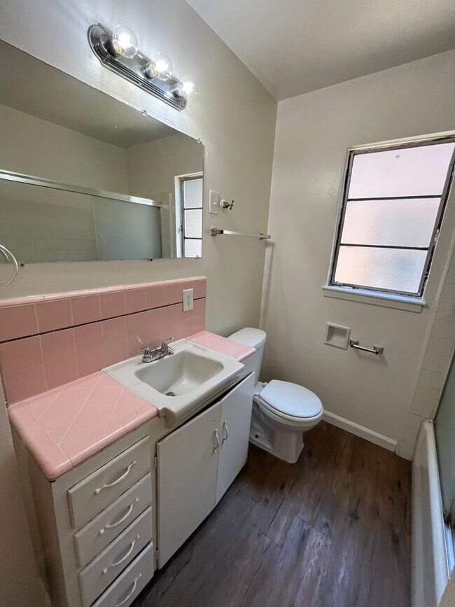 Building Photo - Charming Home for rent coming soon!