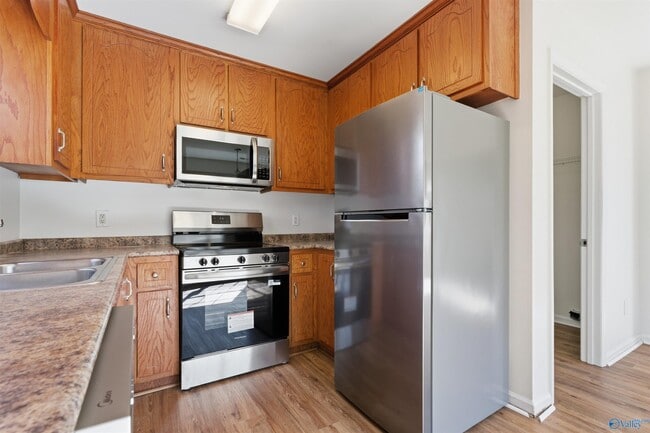 Building Photo - 104 Bataleur Ct