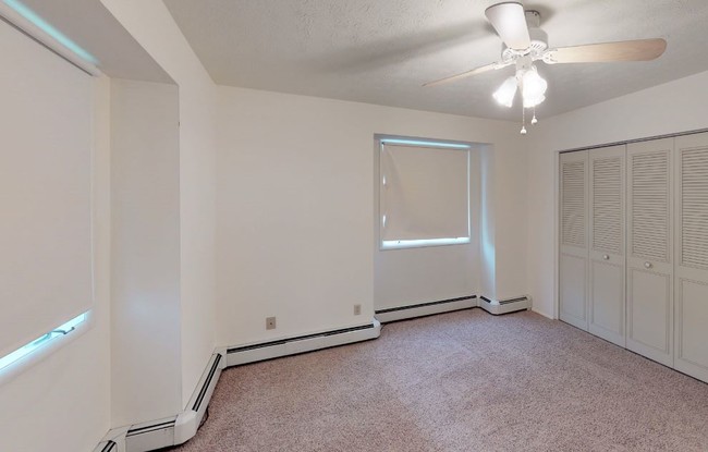Interior Photo - Ridge Park Manor