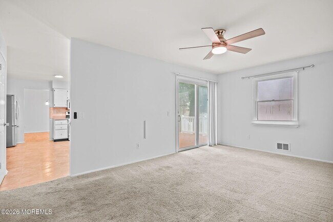 Building Photo - 11 Applebey St