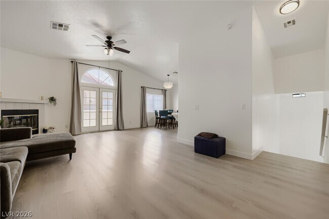 Building Photo - 8301 Boseck Dr