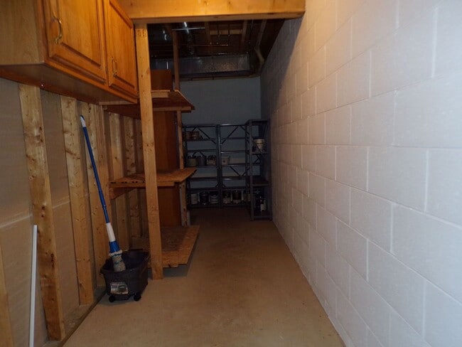 Building Photo - Move-In Ready Home Across from Ski Hill