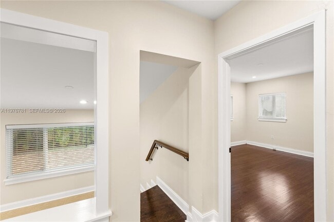 Building Photo - 140 Santander Ave