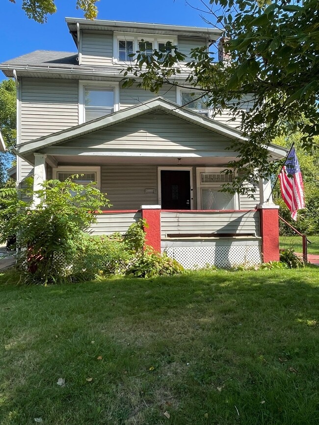 Primary Photo - 770 Crandall Ave
