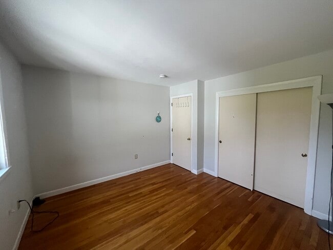 Building Photo - 3 Robinson Dr