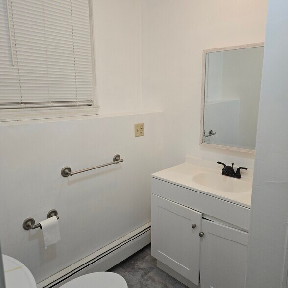 Bathroom - 225 Langdon St