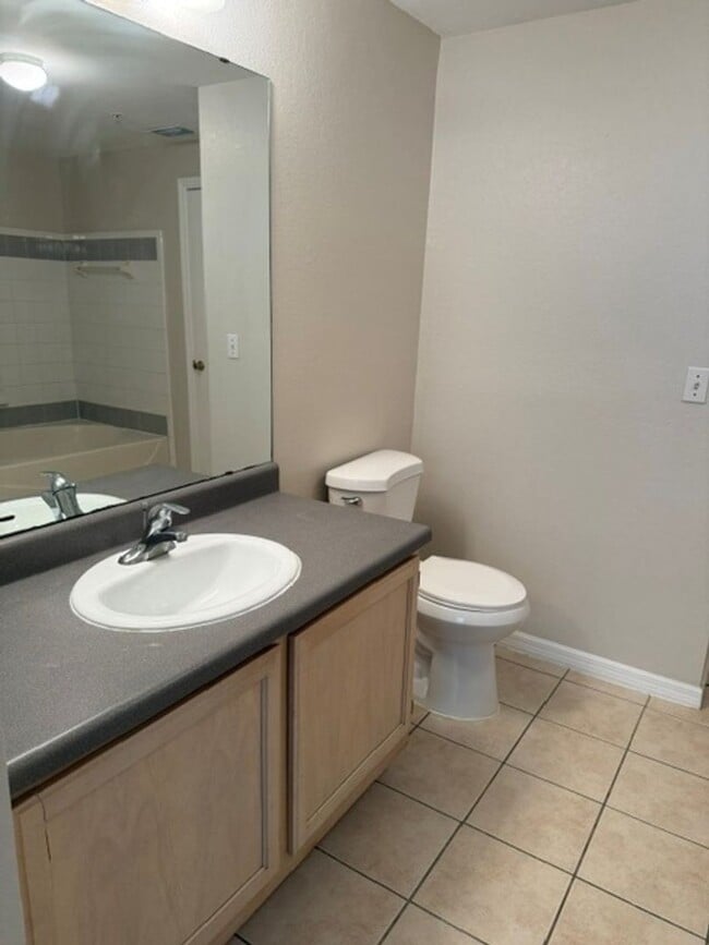 Building Photo - 3250 Corona Village Way
