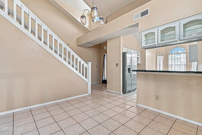Building Photo - 4645 Loma De Plata Dr
