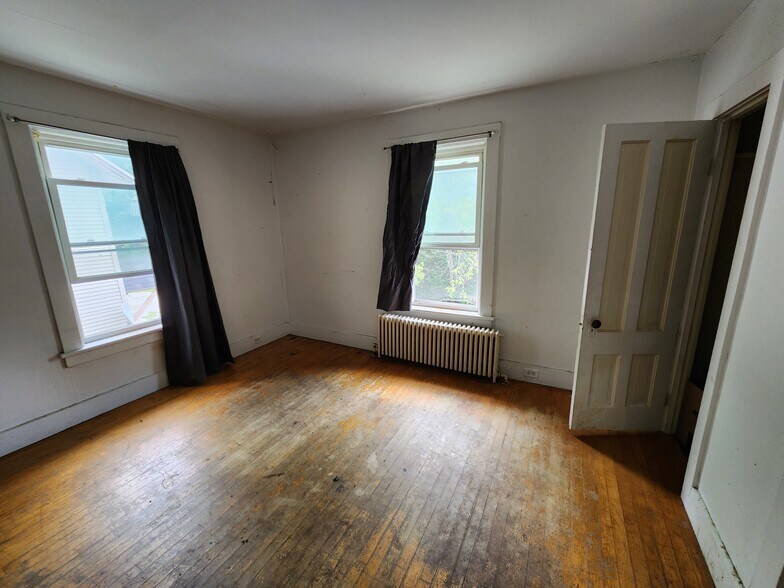 Living room - 109 High St