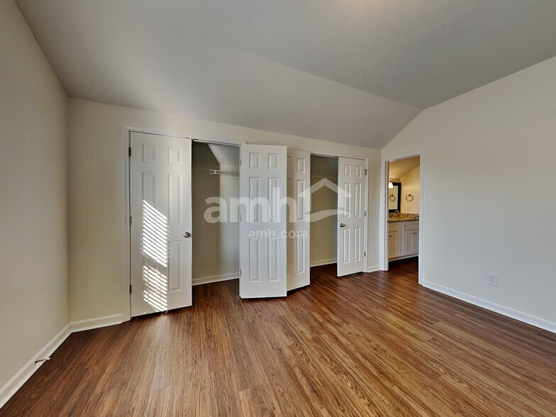 Building Photo - 626 Mable Dr