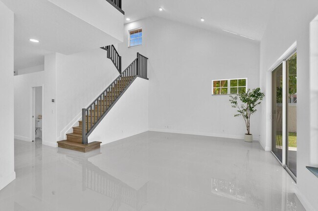 Building Photo - 36 Monterey Pointe Dr
