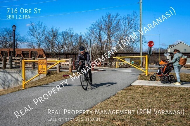 Building Photo - 716 Ore St