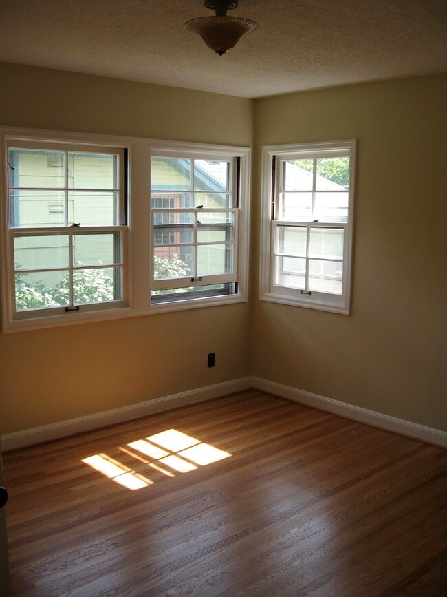 Bedroom #1 - 2910 NE Mason