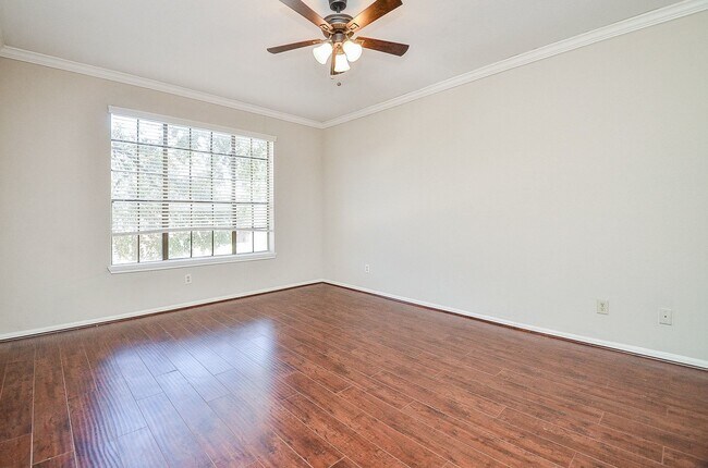 Building Photo - 2255 Braeswood Park Dr