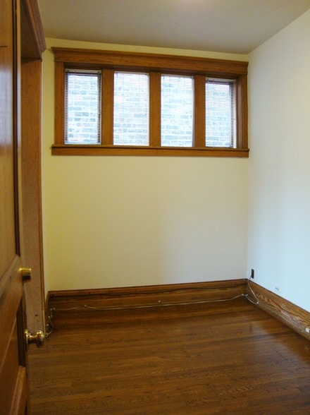 Parlor - 3538 N Reta Ave