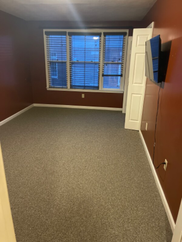 Building Photo - 37 Main St