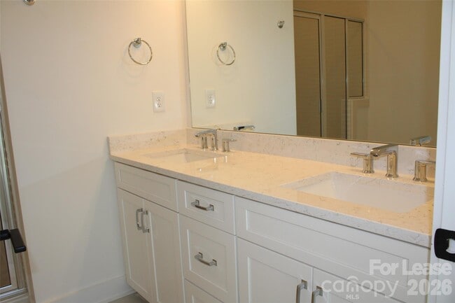 Building Photo - 1340 Hamilton St