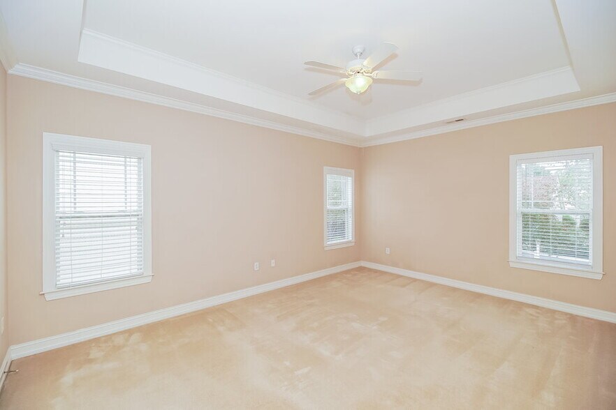 Building Photo - 19056 Coachmans Trace