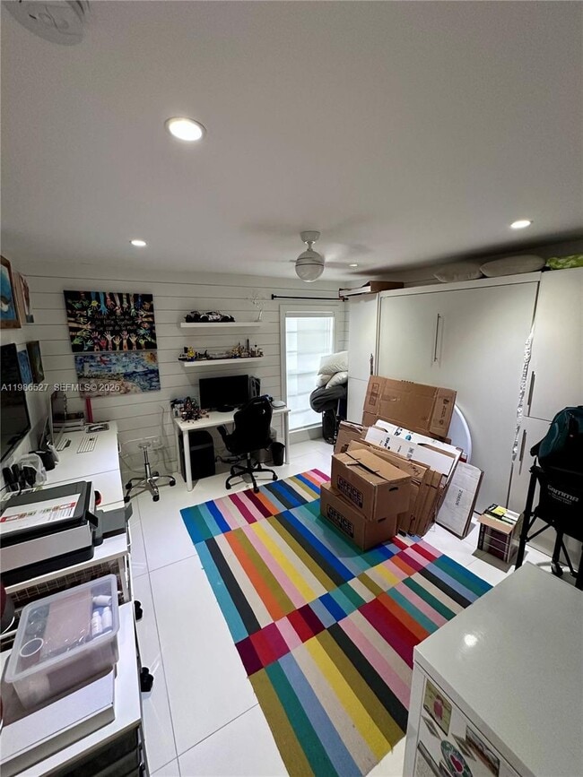 Building Photo - 166 Harbor Dr