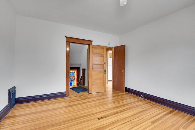 Building Photo - $1,475, 1 bed, 1 bath located in Denver