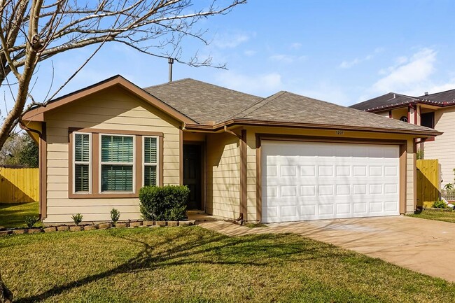Primary Photo - 5207 Riverwood Dr
