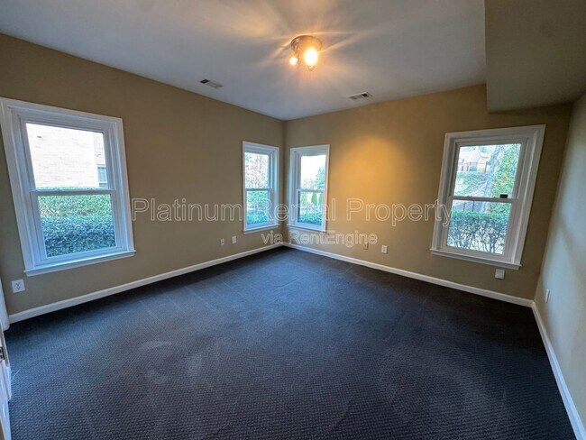 Building Photo - 425 Water Shadow Ln