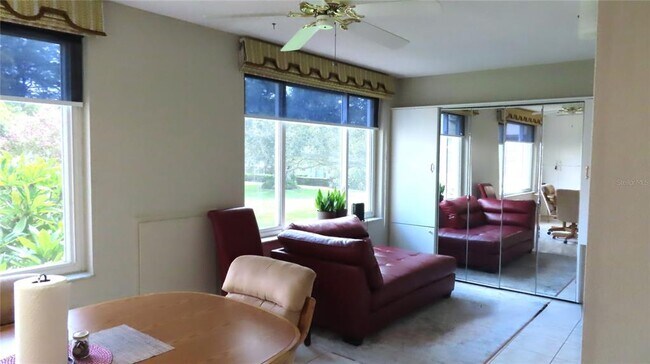 Building Photo - 2402 Ecuadorian Way
