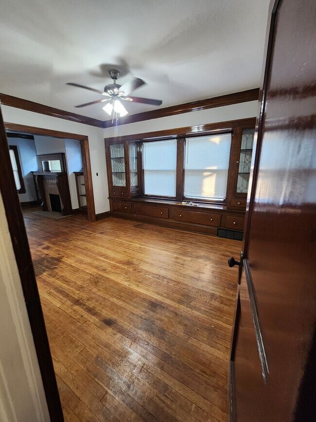 Building Photo - Kendall2550