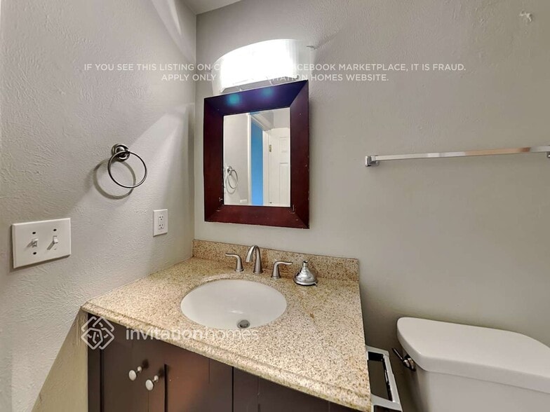Building Photo - 3884 S Truckee Ct