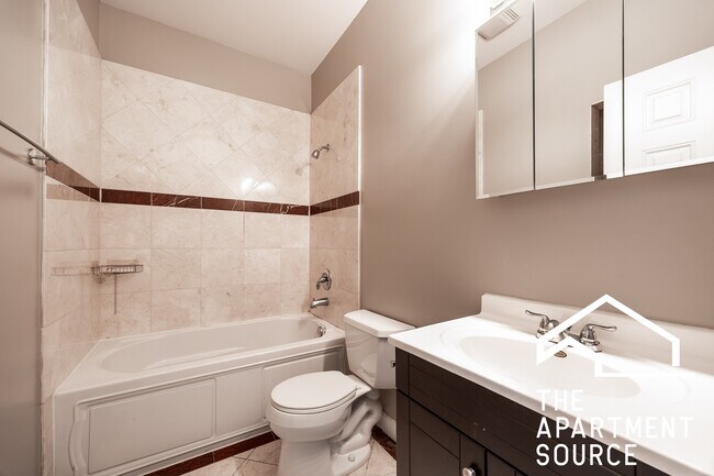 Building Photo - 2852 N Kedzie Ave