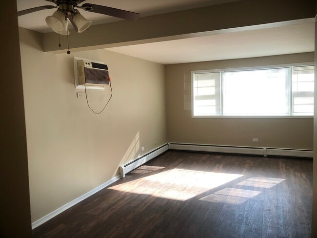 Building Photo - 6742 W 63rd St