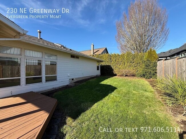 Building Photo - 230 NE Greenway Dr