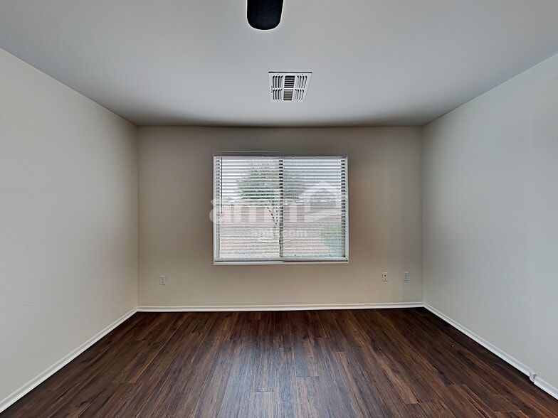 Building Photo - 866 E Ashburn Mountain Dr