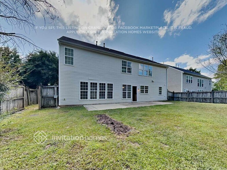 Building Photo - 5304 Granada Hills Dr