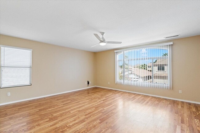 Building Photo - 6349 W Desert Hollow Dr