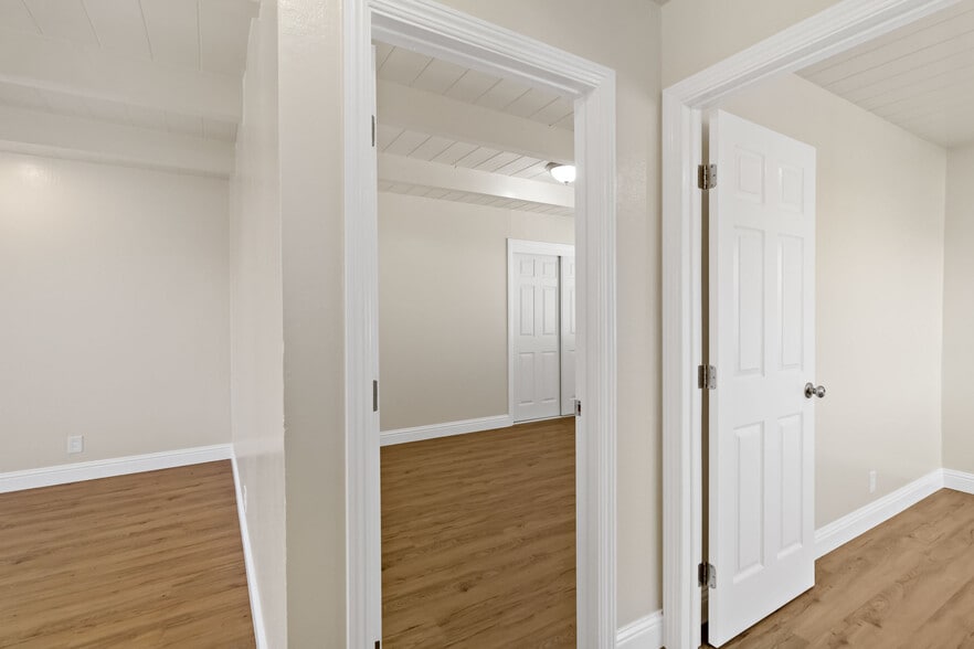 Building Photo - 1970 Powell St