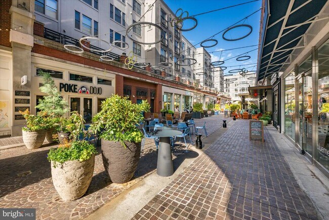 Building Photo - 4915 Hampden Ln