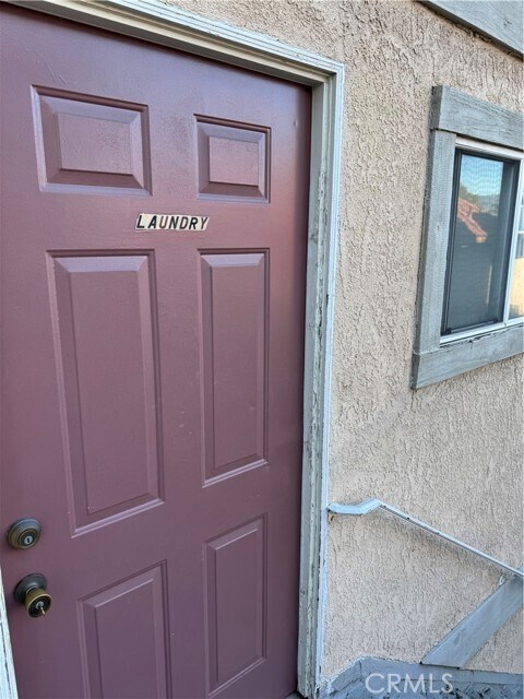 Building Photo - 100 S Chapel Ave