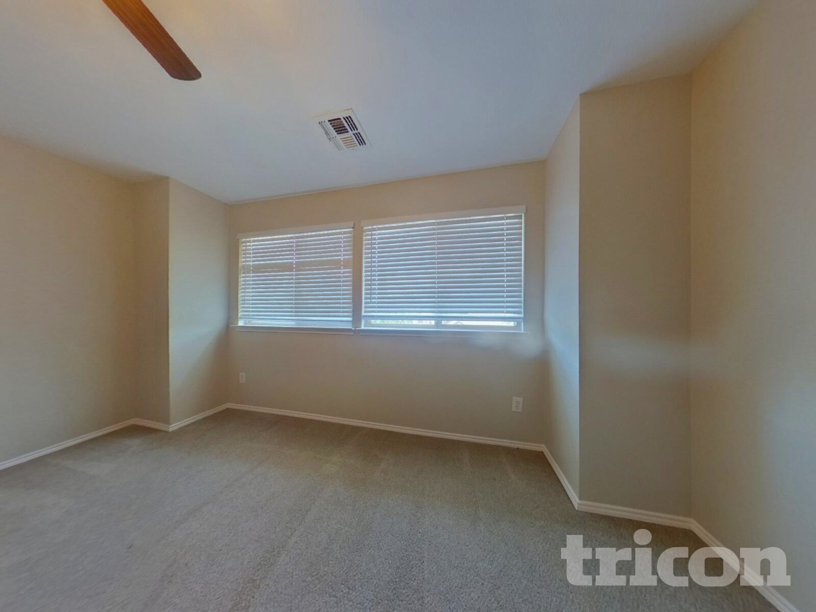 Building Photo - 3005 Glenrose Dr
